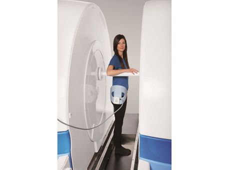 Upright MRI scanner